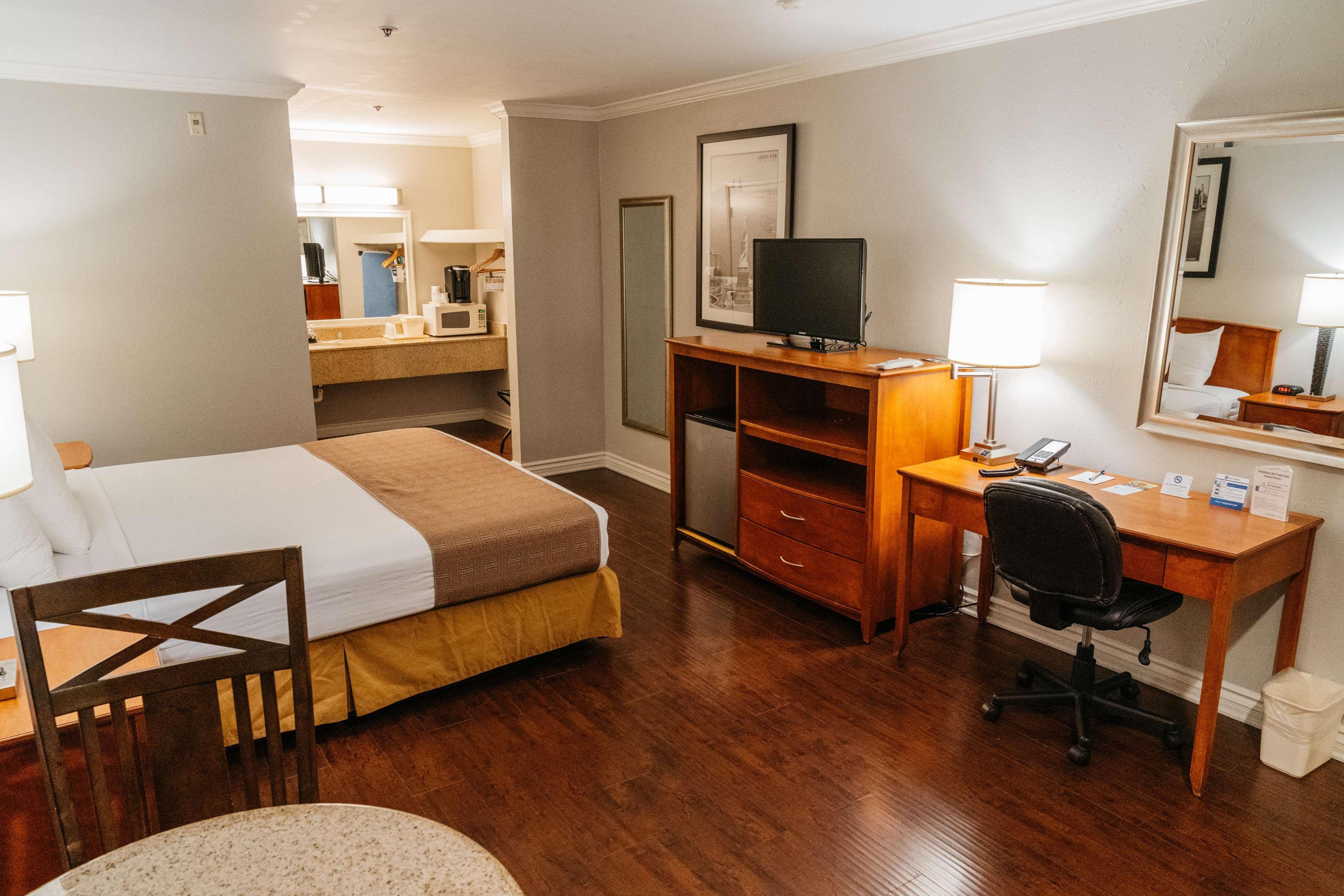 ווסטמינסטר Best Western Palm Garden Inn מראה חיצוני תמונה