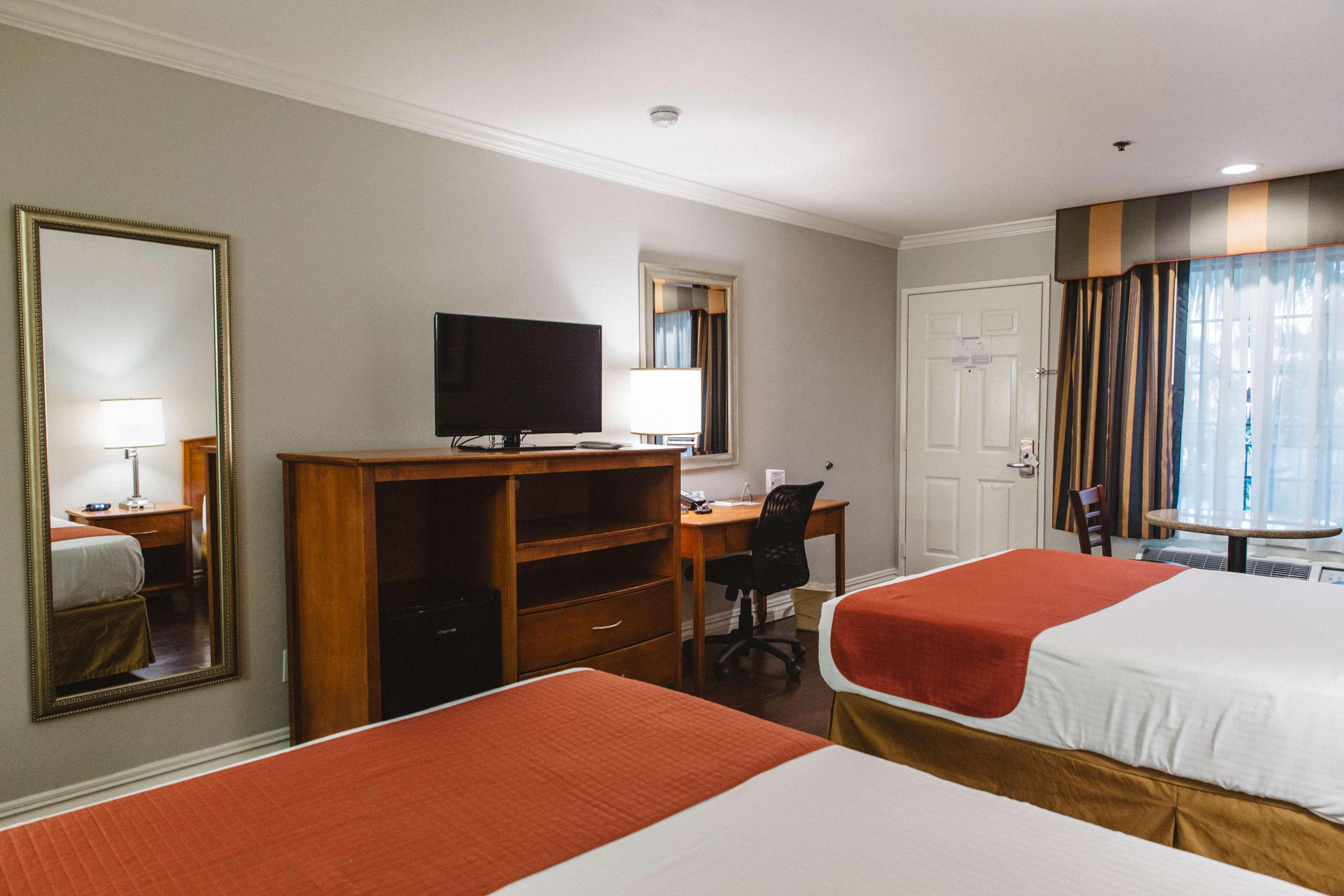 ווסטמינסטר Best Western Palm Garden Inn מראה חיצוני תמונה